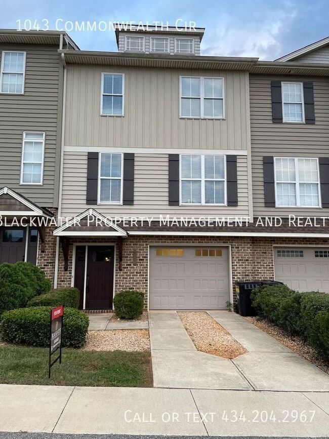 Building Photo - 1043 Commonwealth Cir
