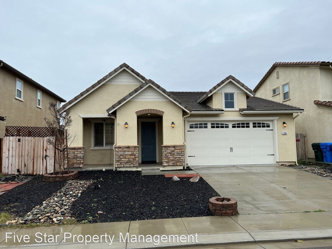 4 br, 2 bath House 1484 Rock Springs Ave House Rental in Manteca