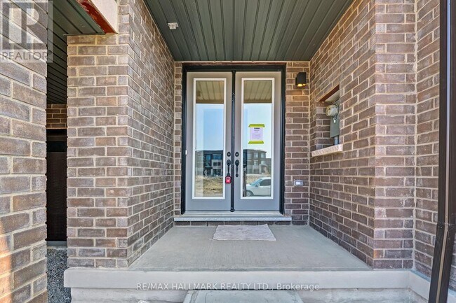 Building Photo - 11 Tennant Cir