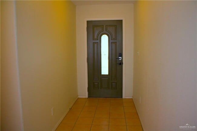 Building Photo - 2903 Sabrina Dr