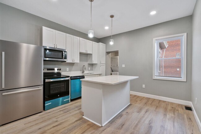 Foto del edificio - Beautifully Renovated 2BD/2BTH + office in...