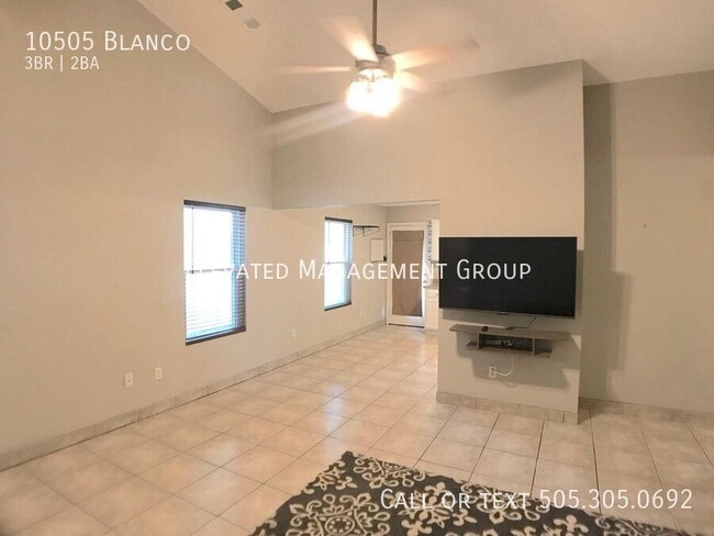 Building Photo - 10505 Blanco-