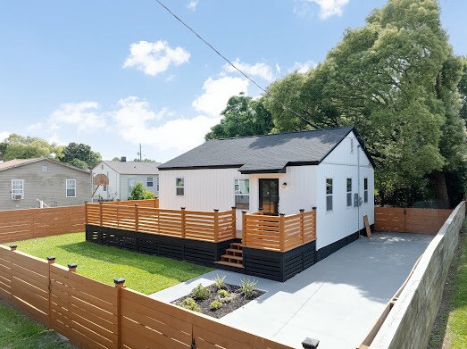 Vista frontal derecha - 1405 Holt St