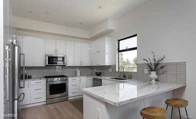 Building Photo - 3 br, 4 bath House - 3766 Brilliant Dr