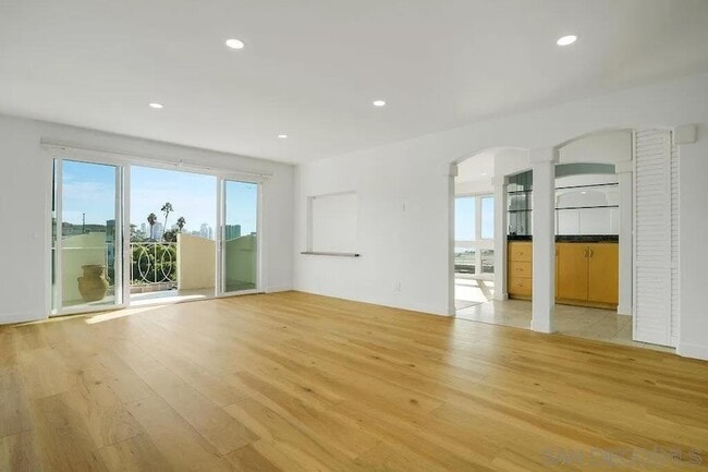 Foto del edificio - 3217 Columbia St