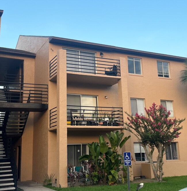 Foto del edificio - 5225 Via Hacienda Cir