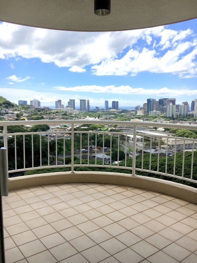 Building Photo - 2047 Nuuanu Ave