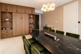 Building Photo - 300 Biscayne Blvd Way