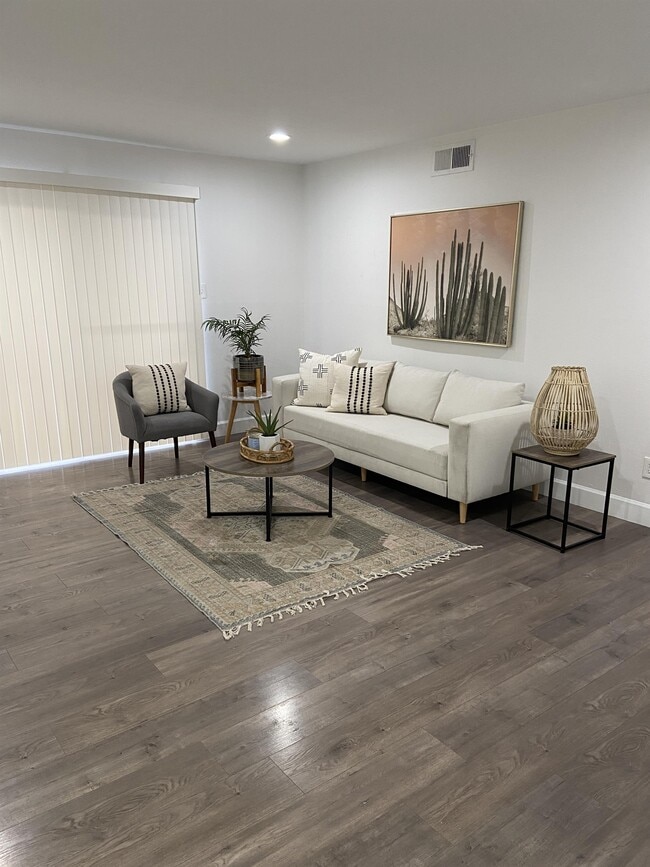 Photo - 5003 Skillman St Townhome