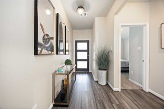 Building Photo - 6910 Lebec Dr