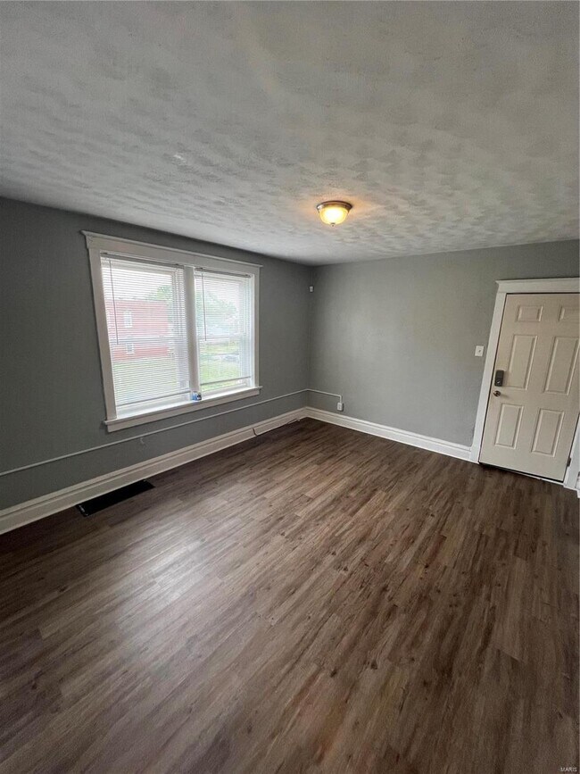 Building Photo - 2906 Pestalozzi St