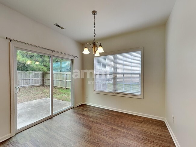 Foto del edificio - 1121 Rutledge Landing Dr