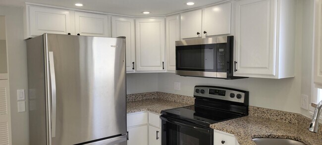 Foto del edificio - 109 Seabreeze Cir