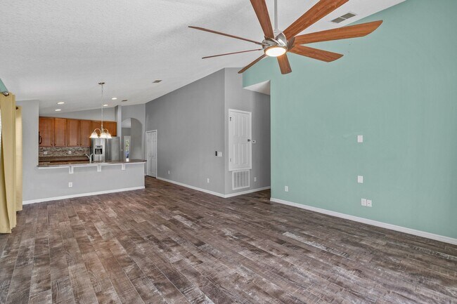 Building Photo - Resort-like 4/2 Summerbrooke Home in Mount...