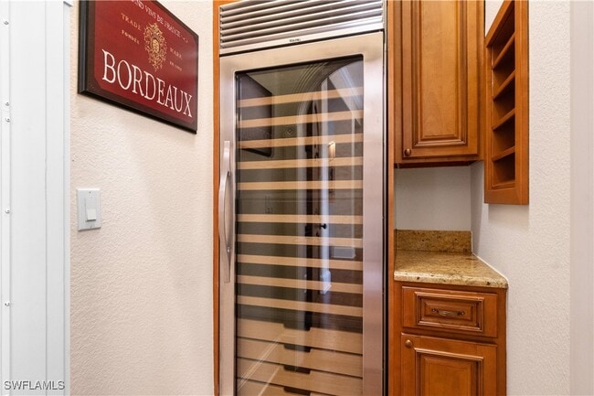 Building Photo - 611 18th Ave S