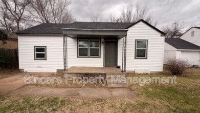 Building Photo - 3214 S St Clair Ave