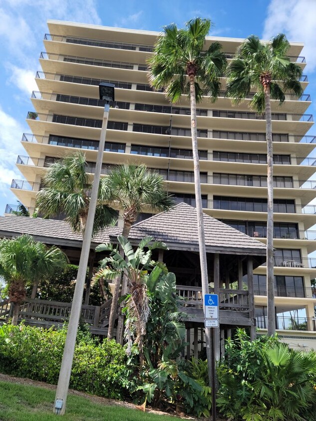 Foto principal - Mansions by the sea Gulf Front Condo