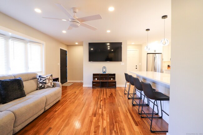 Building Photo - 14 Donat Dr
