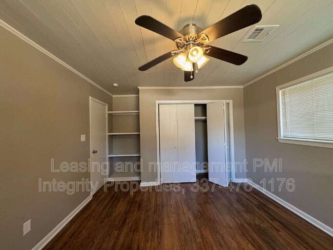Foto del edificio - 216 Brentwood Blvd