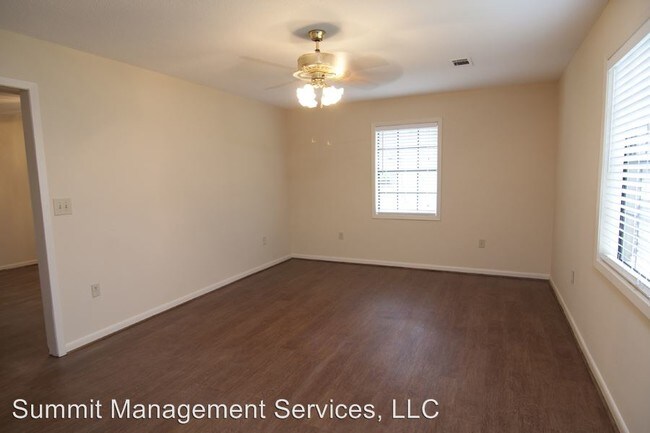 Building Photo - 715A McLarty Rd