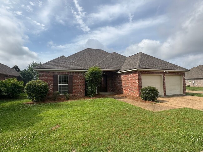 Building Photo - For Rent in Brandon School District!
