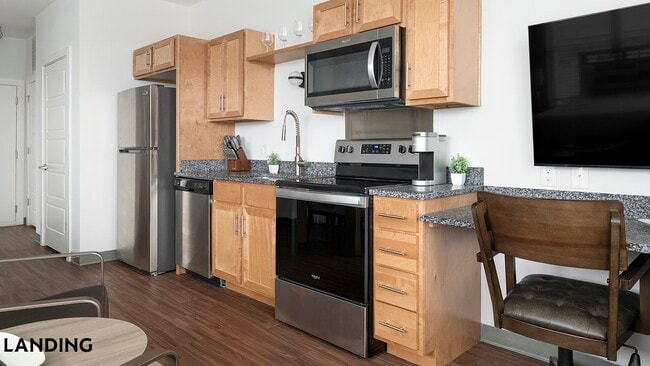 Building Photo - 302 13th St S