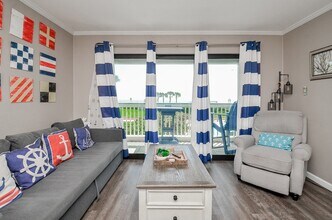 Building Photo - 6102 Seawall Blvd