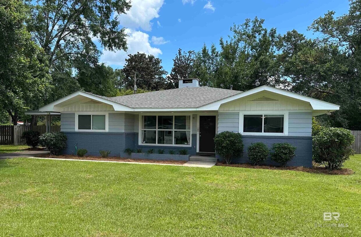 Foto principal - 311 W Marigold Ave