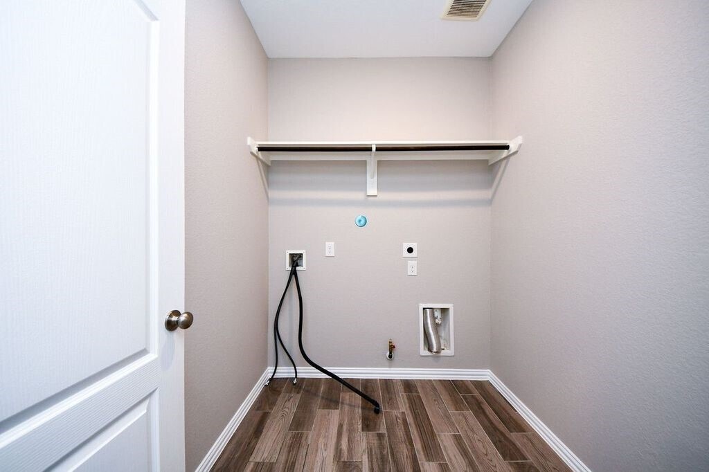 Building Photo - 31215 Whitfield Ct