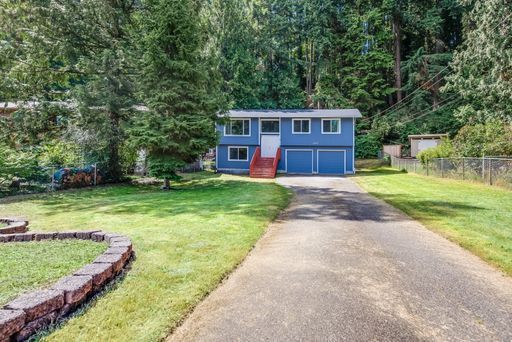 Foto del edificio - Updated split level home in Shoreline with...