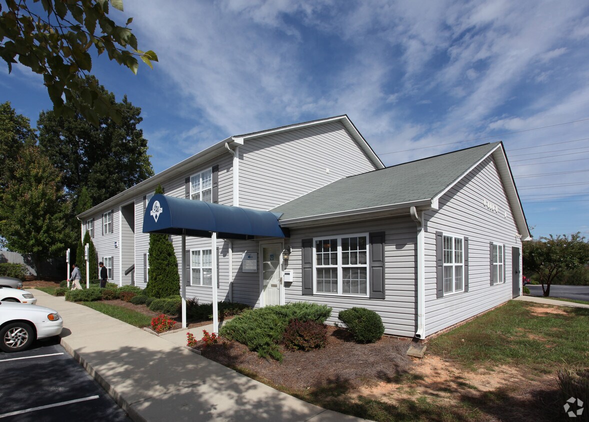 Chapel Walk Apartments Apartments in Greensboro, NC