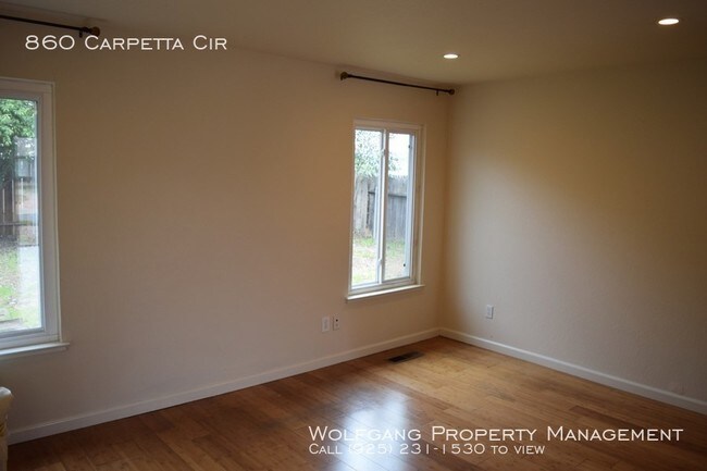 Building Photo - Nice 3 bedroom home with upgraded kitchen