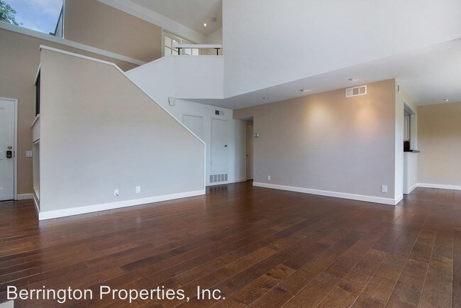 Building Photo - 2 br, 2.5 bath House - 3 Whitewater