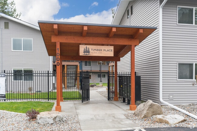 Secure Entry - Timber Place by the Lake - Fully Renovated
