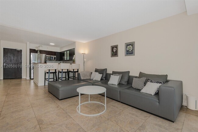 Foto del edificio - 1500 Bay Dr E