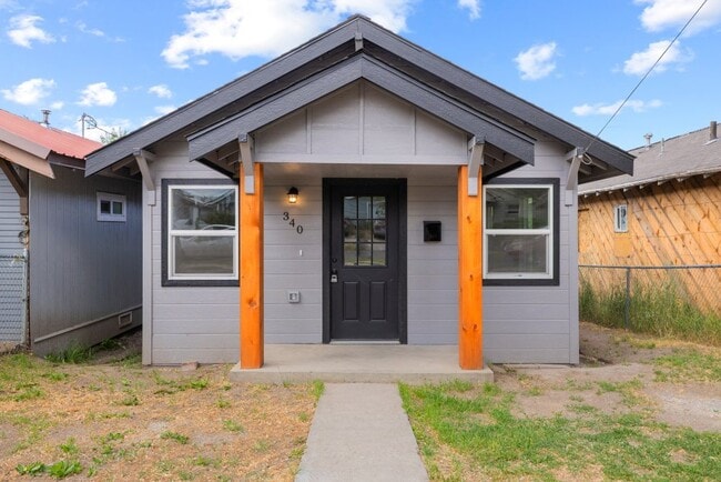 340 Martin St