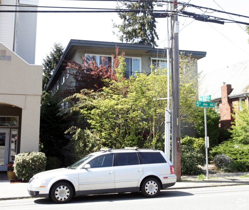 Foto del edificio - 8261 5th Ave NE