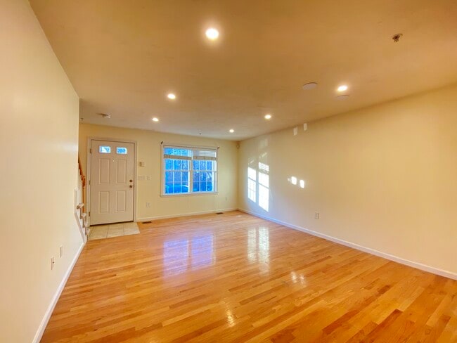 Living room - 38 Boxberry Ln
