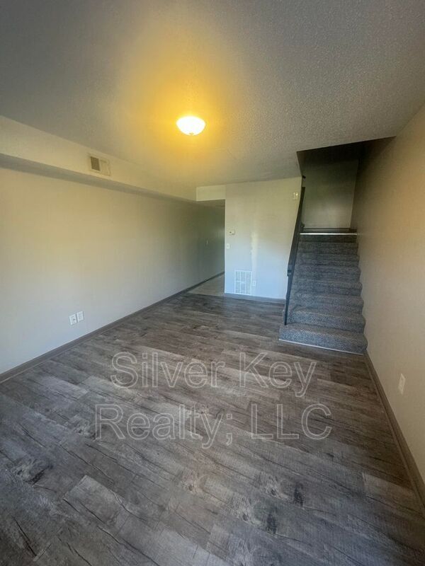 Foto del edificio - 1426 Niles Ferry Rd