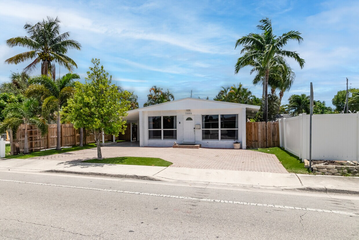 Foto principal - 1606 NE 15th Ave