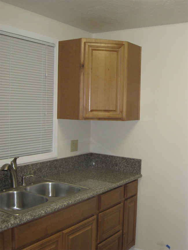 Building Photo - 4913 Cass St