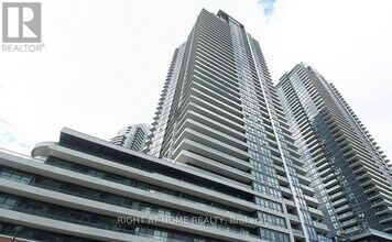 Building Photo - 2212 Lake Shore Blvd W
