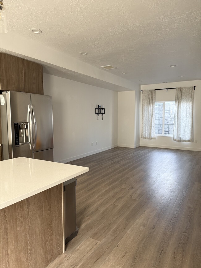 Foto del edificio - 620 N Orchard Dr