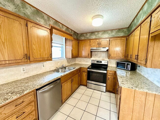 Foto del edificio - Spacious 3/2 in Midway ISD