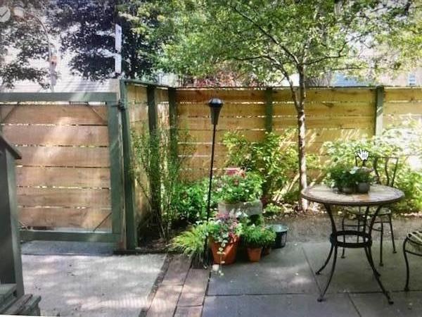 Foto del edificio - 1255 N Damen Ave