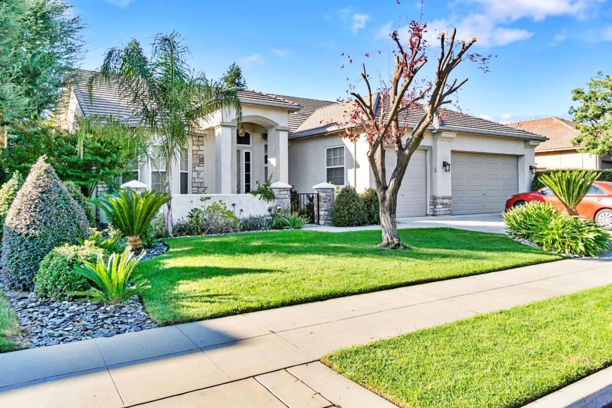 2832 Poe Ave, Clovis, CA 93611 House Rental in Clovis, CA