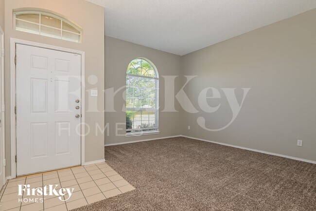 Building Photo - 925 Parkwood Trail