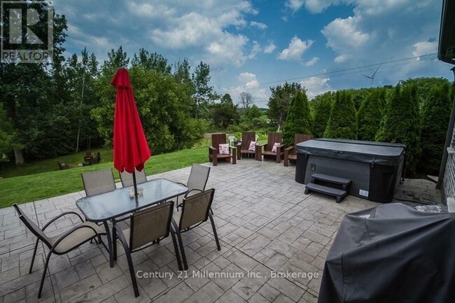 Photo du bâtiment - 72235 Lakeshore Dr