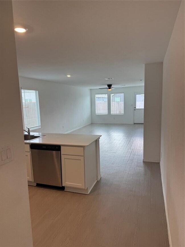 Building Photo - 2324 Dust Devil Dr