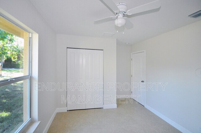 Building Photo - 1025 W 31st St